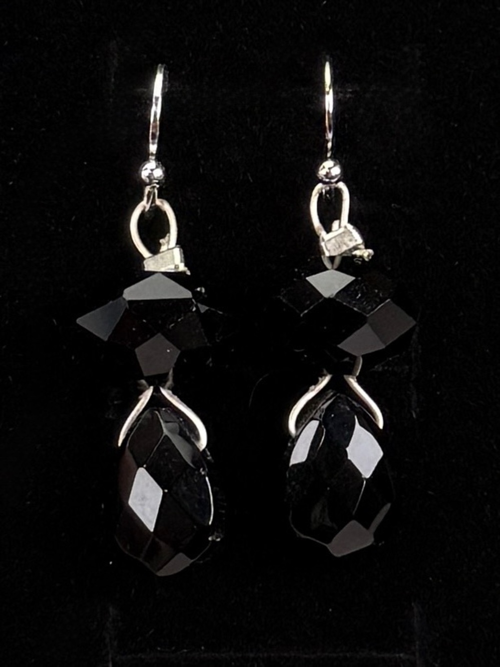 Simple, dressy Silvertone and black reflective bead pierced earrings